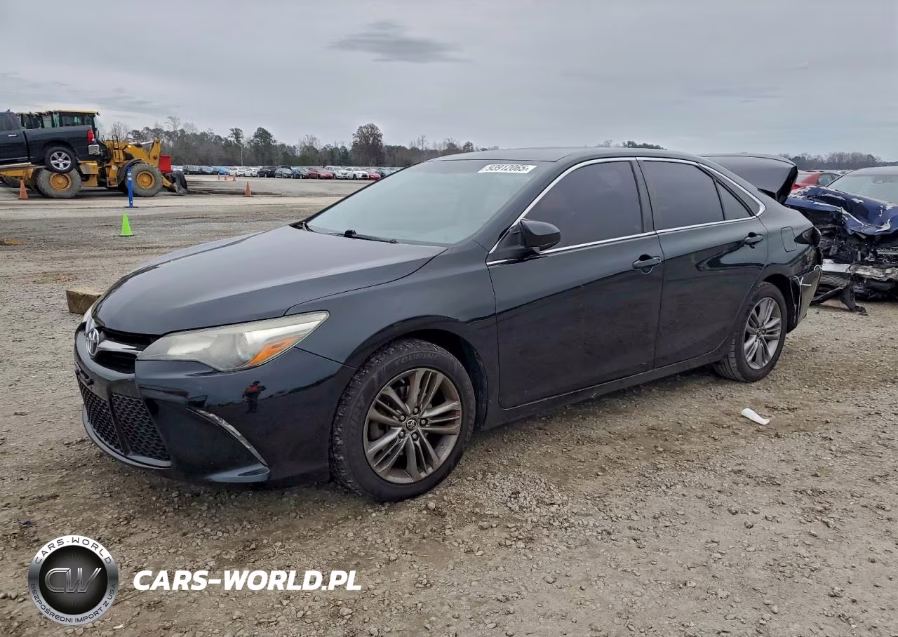 2015 Toyota Camry Le – zdjęcie 1 z 12