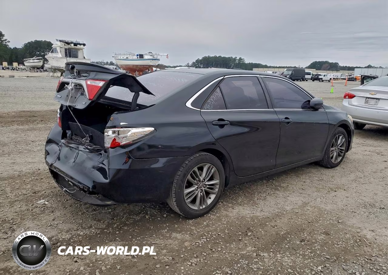 2015 Toyota Camry Le VIN:4T1BF1FK1FU032703 - 3