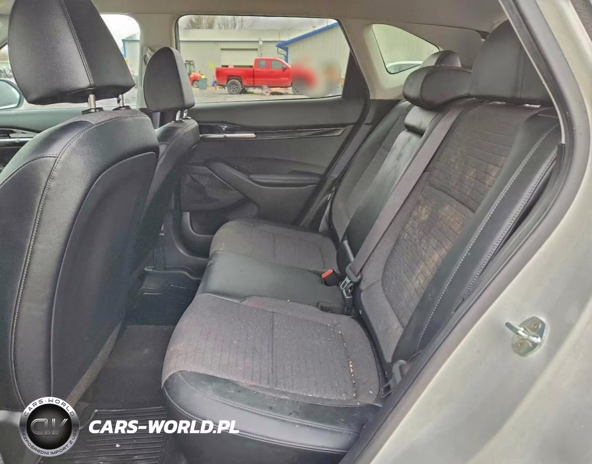 2021 Kia Seltos S VIN:KNDEUCA25M7085006 - 11