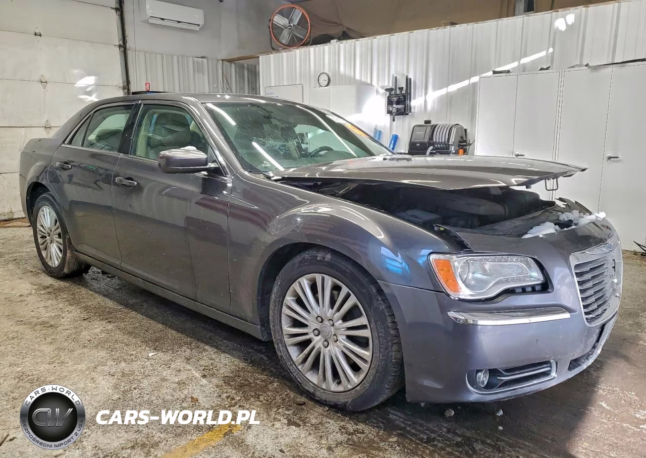 2014 Chrysler 300 VIN:2C3CCARGXEH120390 - 4