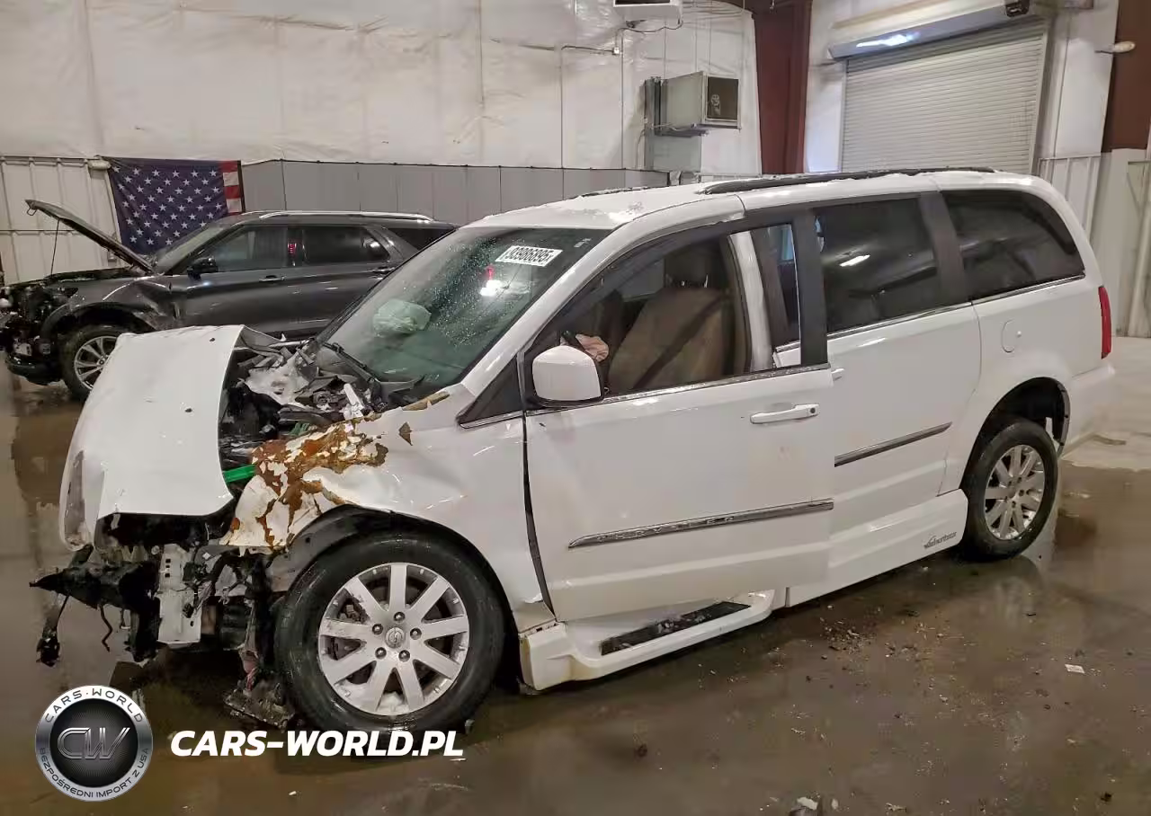 2015 Chrysler Town & Country Touring