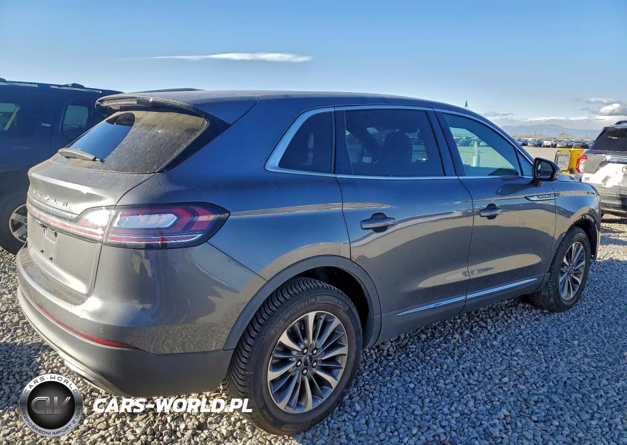 2022 Lincoln Nautilus Reserve VIN:2LMPJ8K93NBL06251 - 3