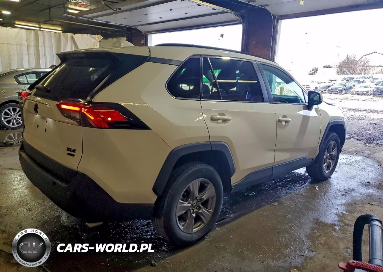 2024 Toyota Rav4 Xle VIN:2T3P1RFV6RW461652 - 3