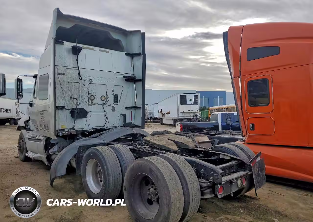 2013 International Prostar - Semi Truck VIN:1HSDHSJR9DJ463524 - 3