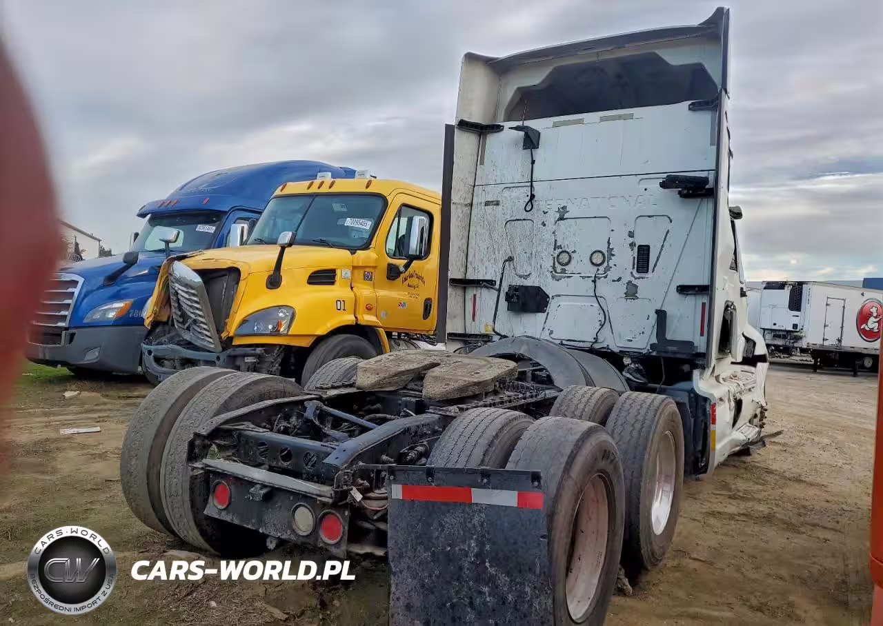2013 International Prostar - Semi Truck VIN:1HSDHSJR9DJ463524 - 4