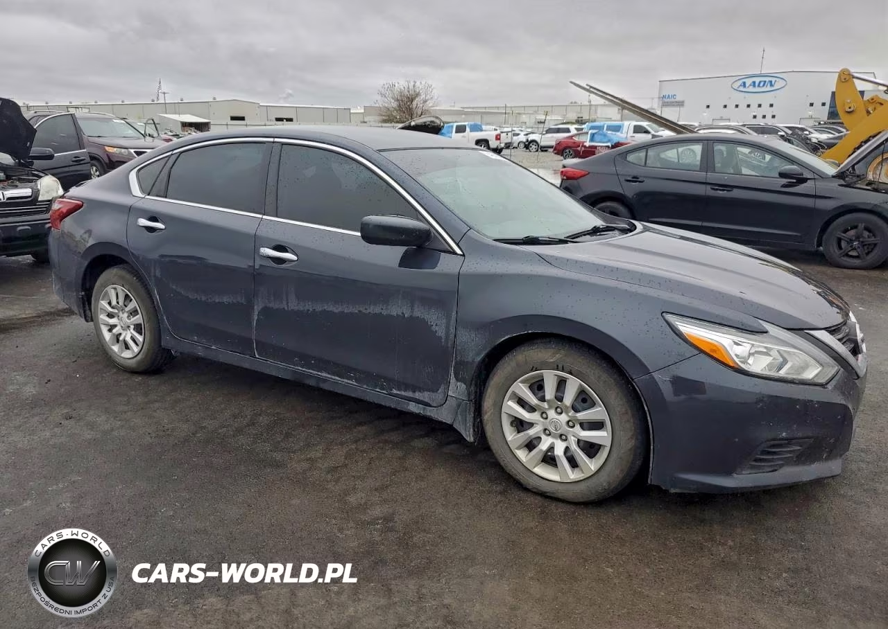 2018 Nissan Altima 2.5 VIN:1N4AL3AP7JC475742 - 4