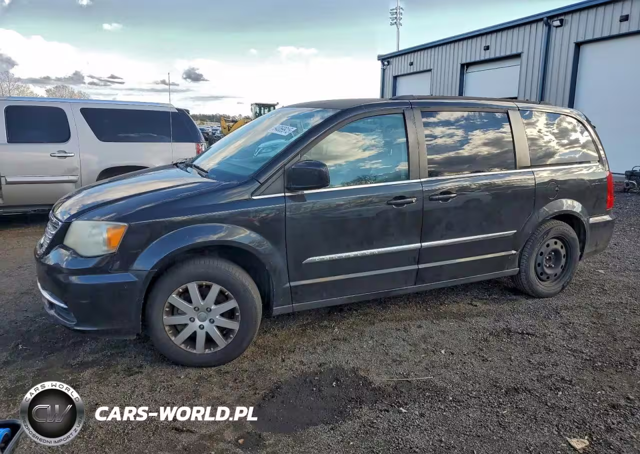 2013 Chrysler Town & Country Touring