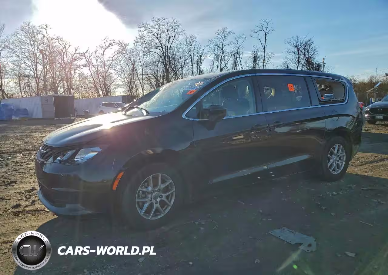 2024 Chrysler Voyager Lx