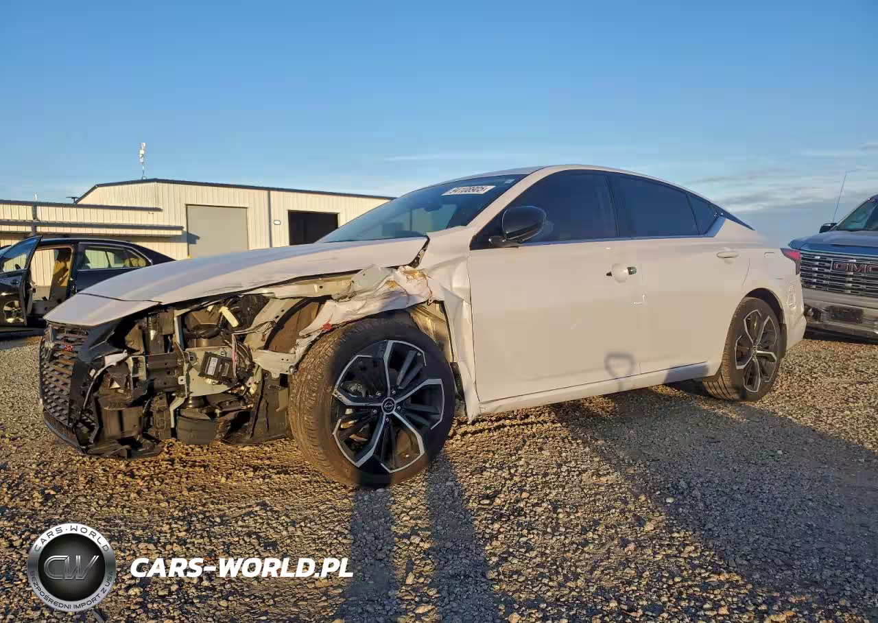 2025 Nissan Altima Sr