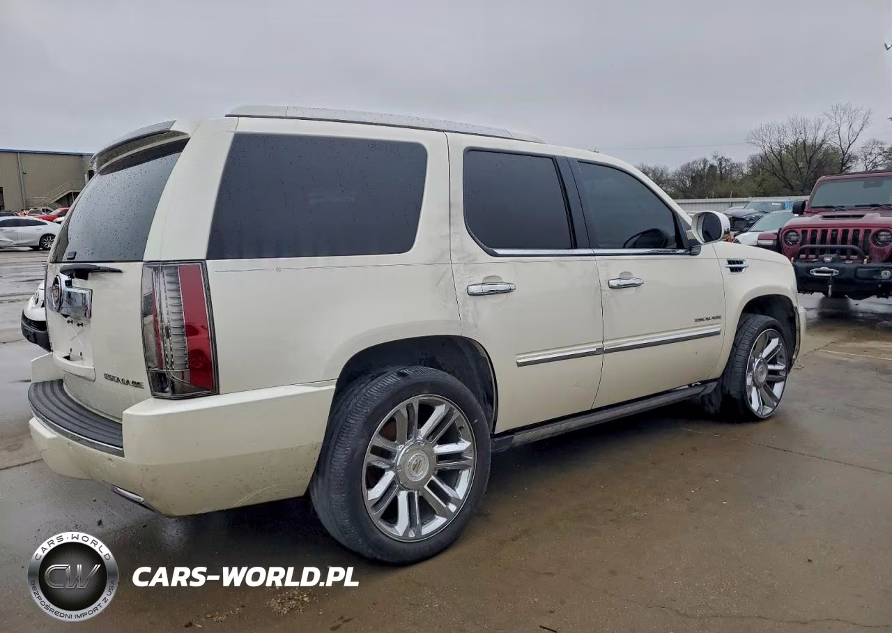 2013 Cadillac Escalade Platinum VIN:1GYS4DEF1DR278211 - 3