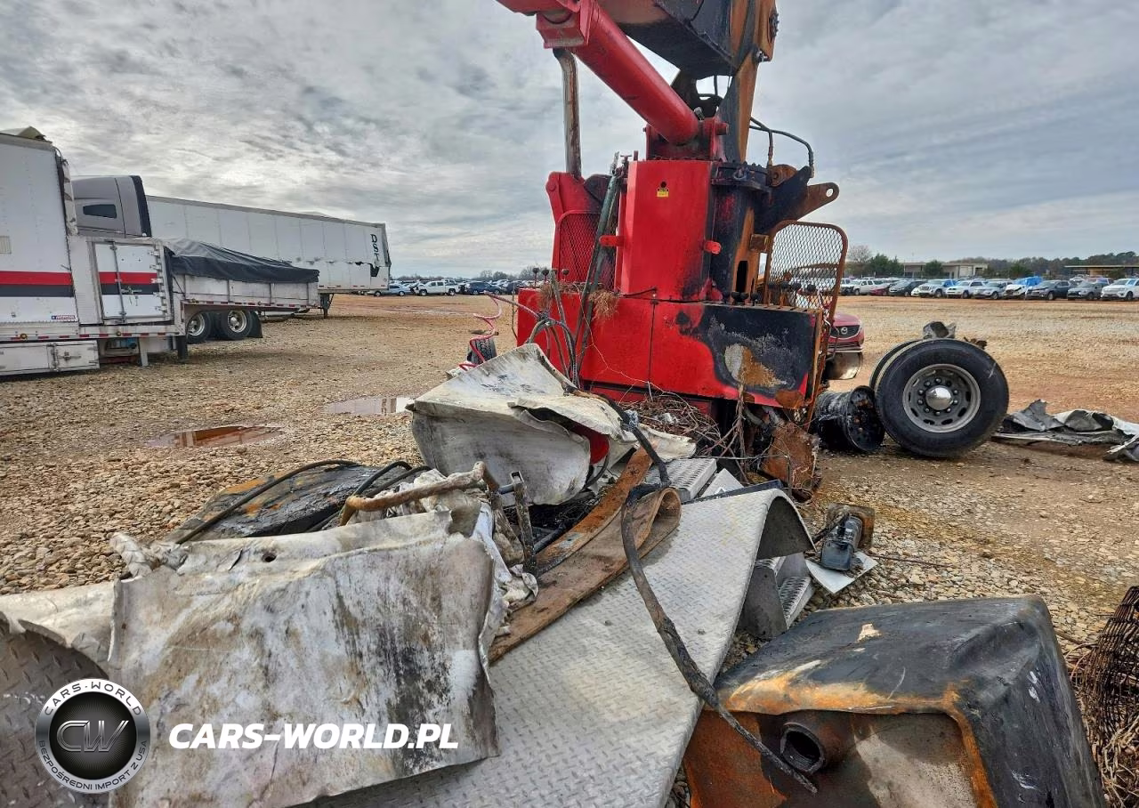 2002 Peterbilt 379 Crane Truck VIN:1XP5EB9X52N576920 - 6