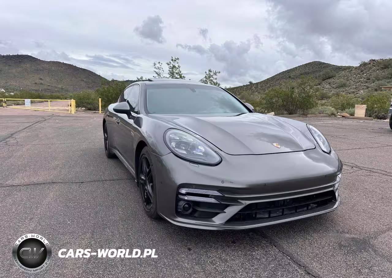 2014 Porsche Panamera 2