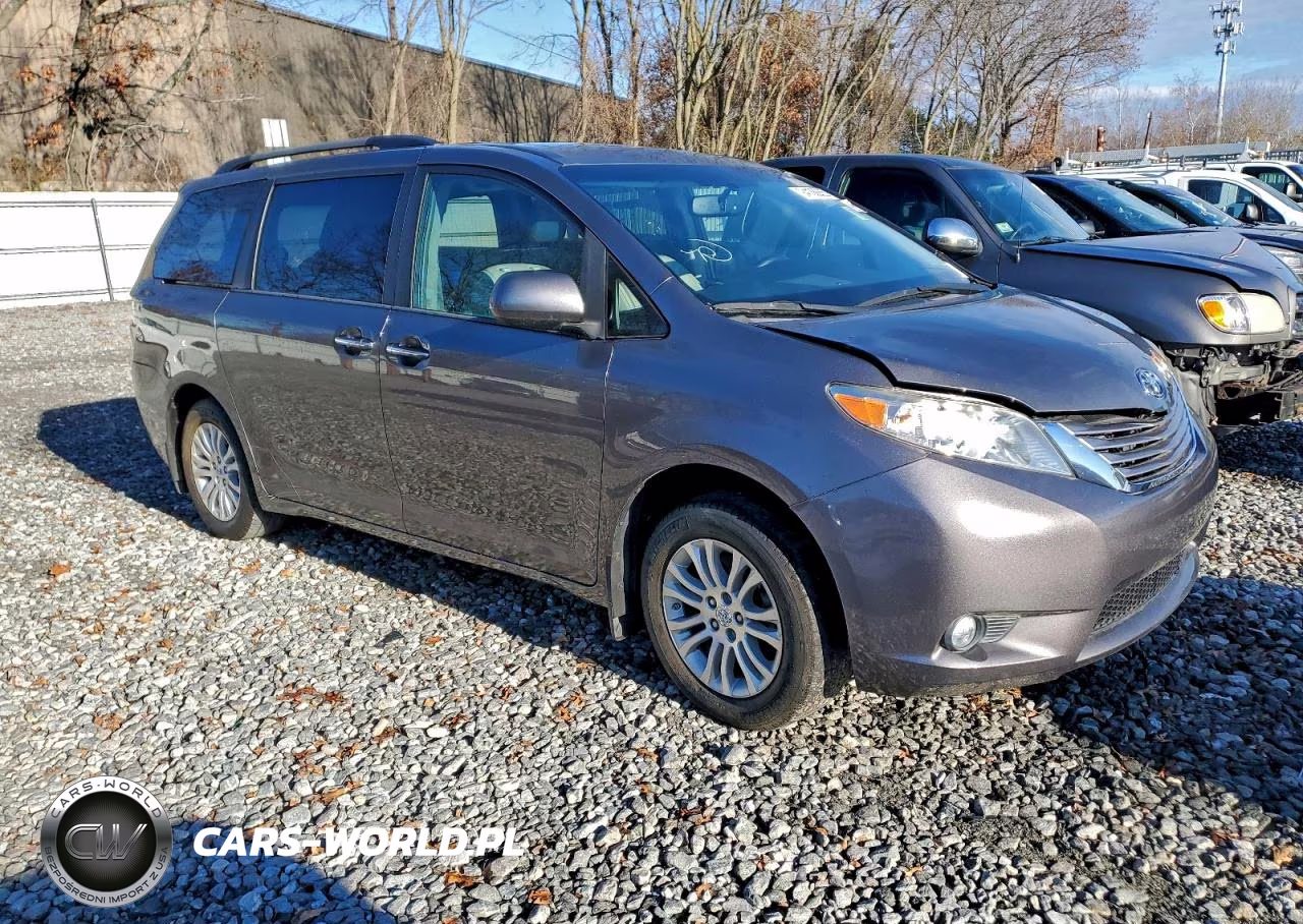2017 Toyota Sienna Xle VIN:5TDYZ3DC7HS839036 - 4