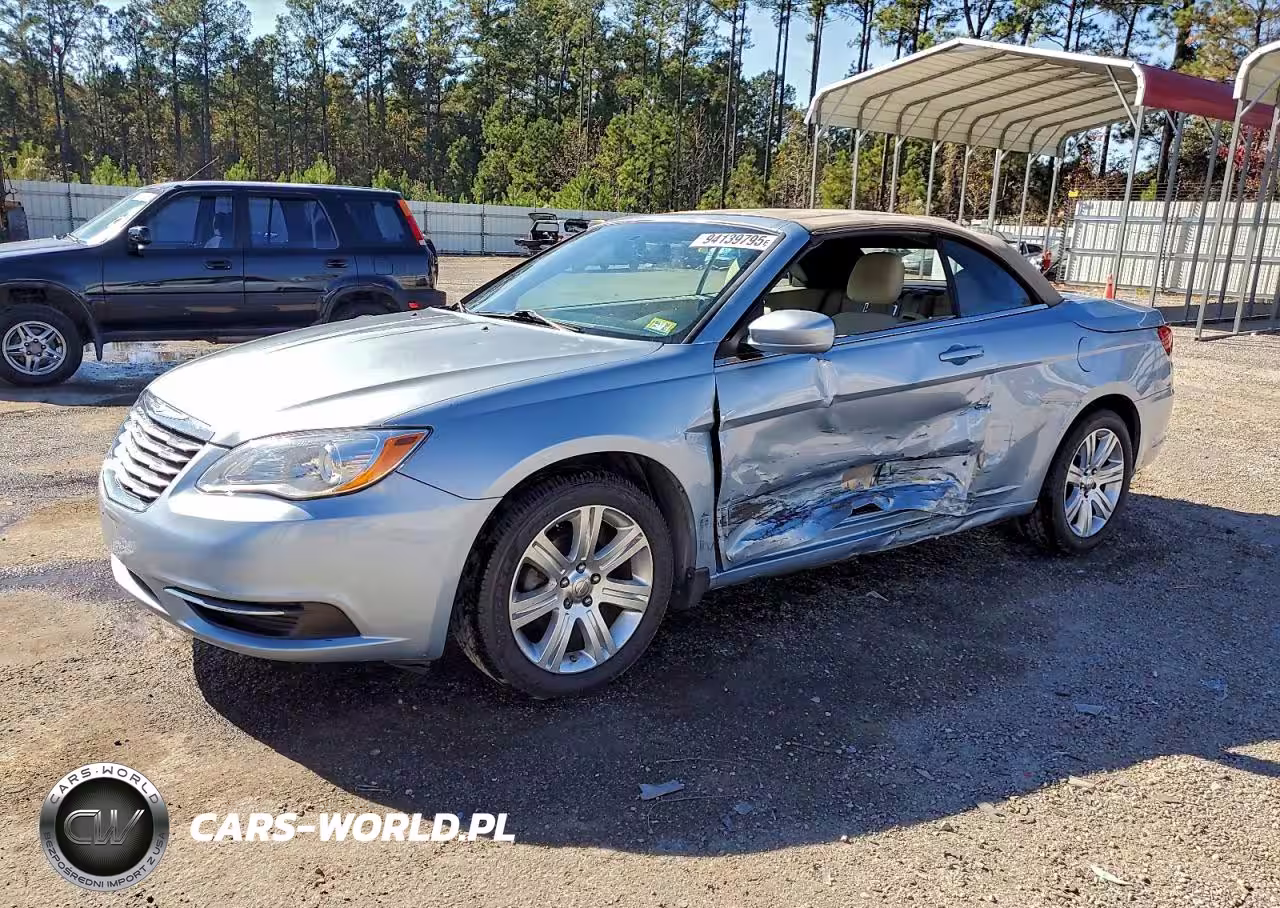 2013 Chrysler 200 Touring