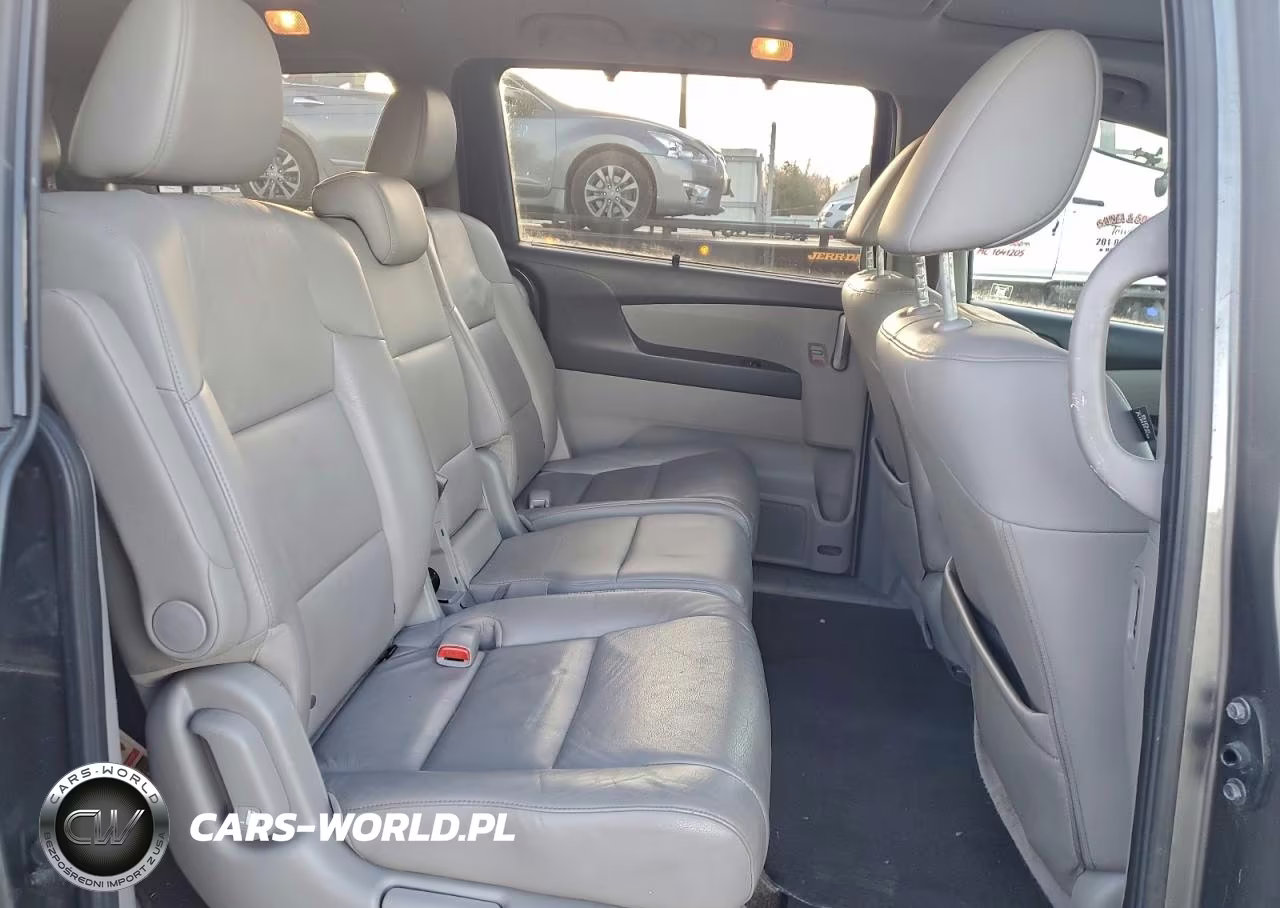 2011 Honda Odyssey Touring VIN:5FNRL5H95BB069589 - 11