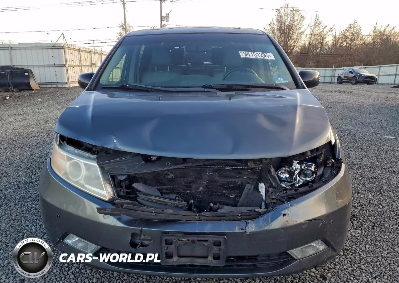 2011 Honda Odyssey Touring VIN:5FNRL5H95BB069589 - 5