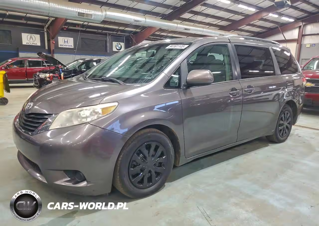2013 Toyota Sienna Le