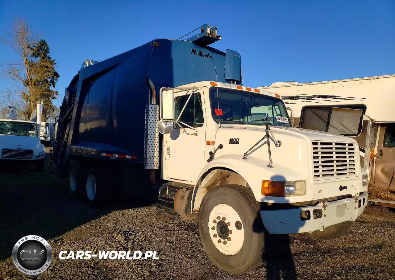 2001 International 4900 Refuse Truck