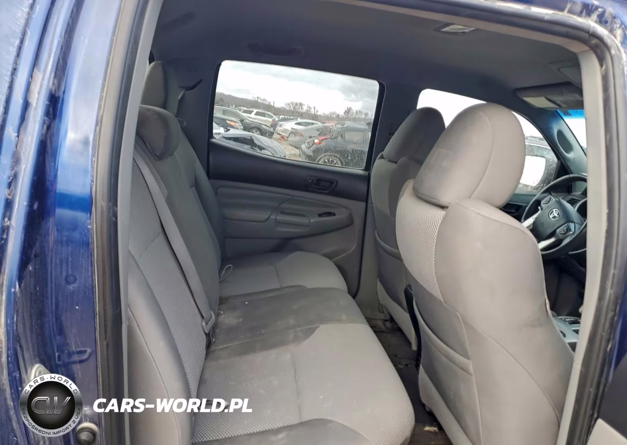 2015 Toyota Tacoma VIN:3TMLU4EN2FM188457 - 10