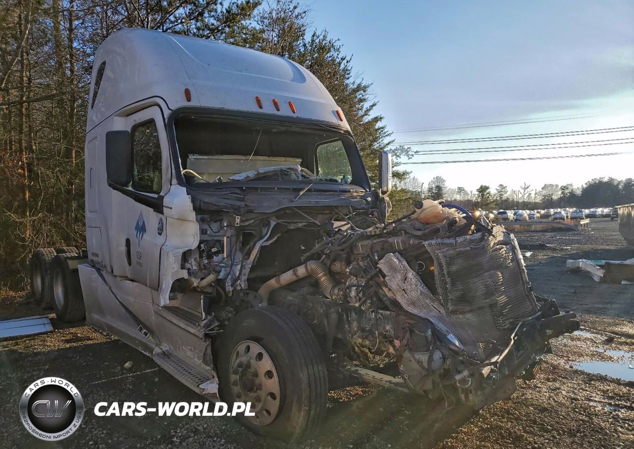 2018 Freightliner Cascadia 126 Semi Truck
