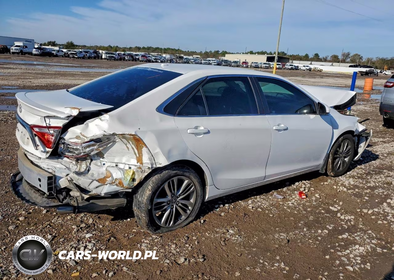 2015 Toyota Camry Le VIN:4T1BF1FK4FU496326 - 3