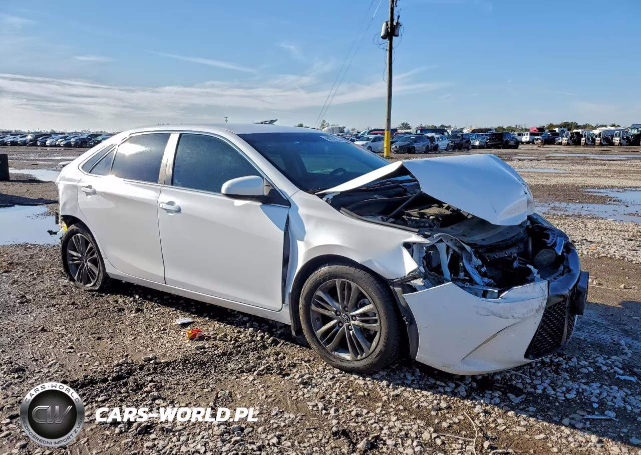 2015 Toyota Camry Le VIN:4T1BF1FK4FU496326 - 4