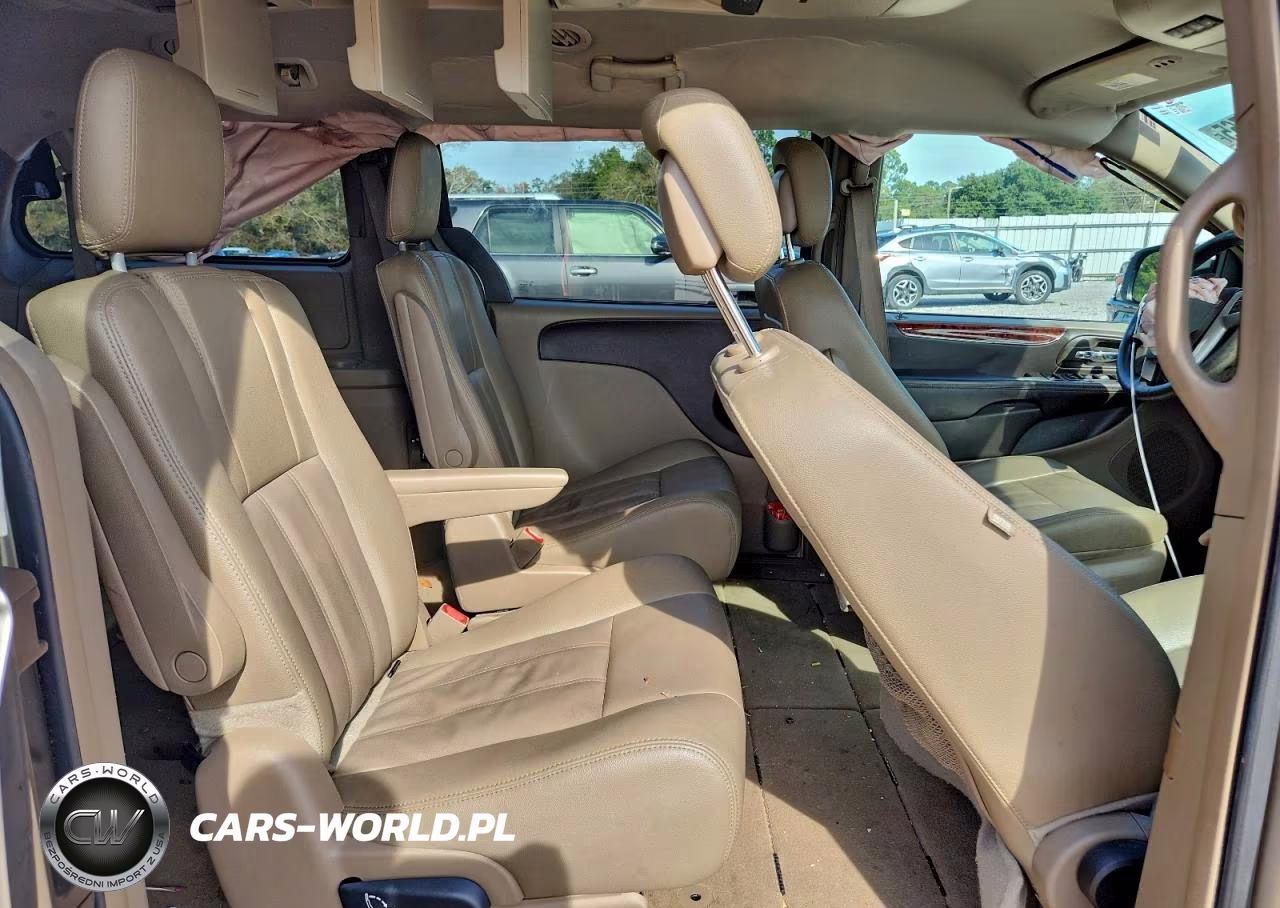 2016 Chrysler Town & Country Touring VIN:2C4RC1BG2GR300086 - 11