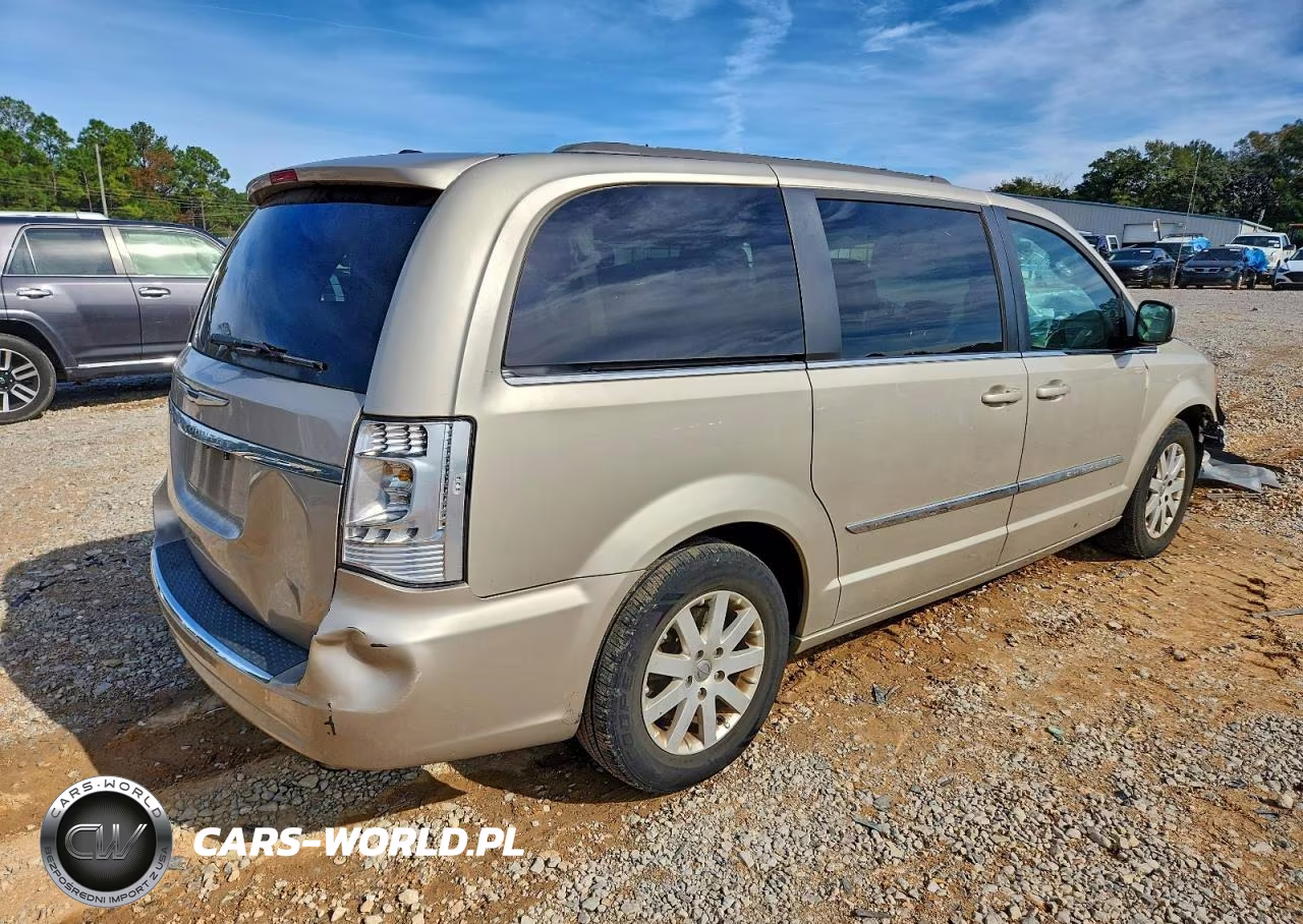 2016 Chrysler Town & Country Touring VIN:2C4RC1BG2GR300086 - 3