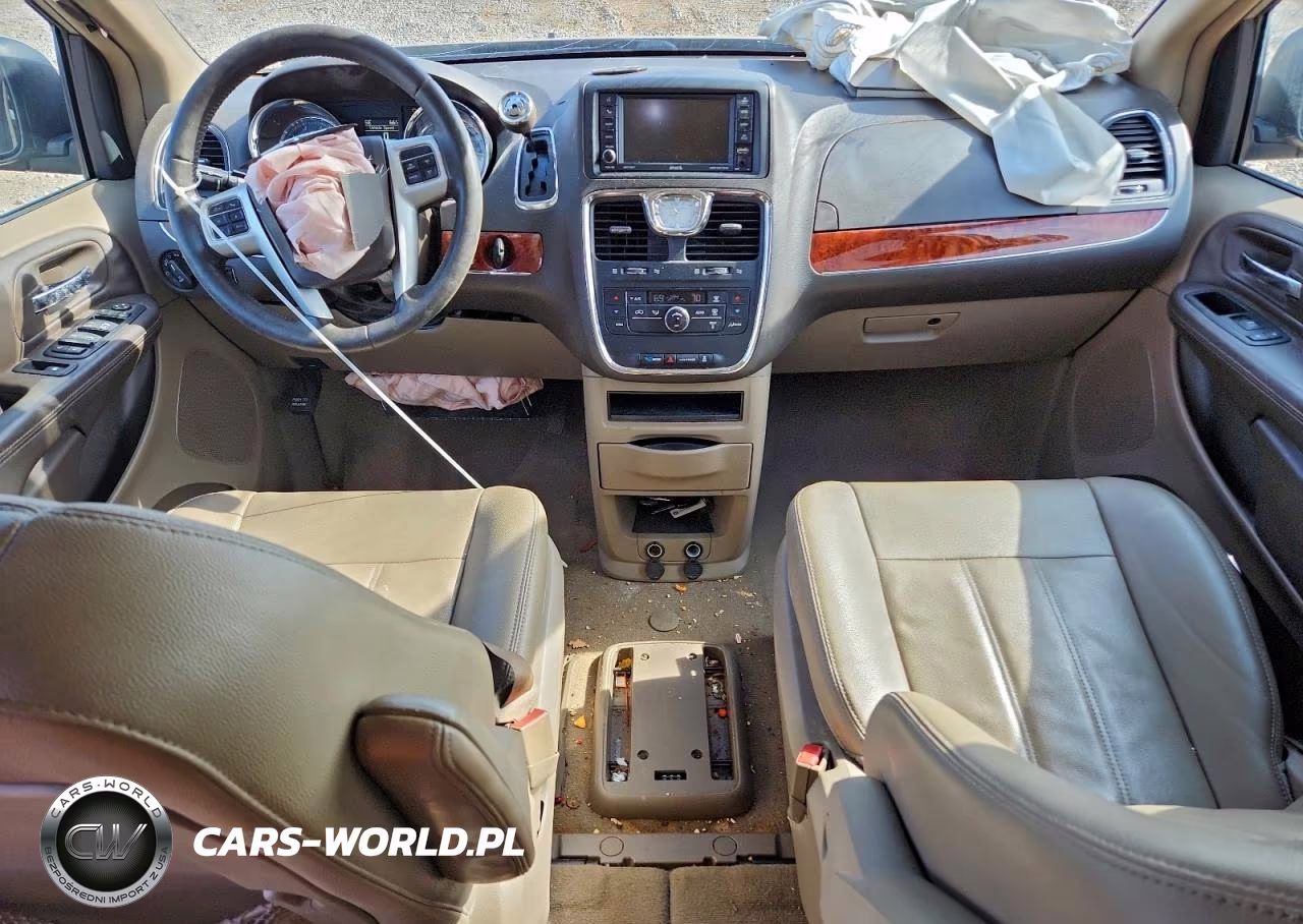 2016 Chrysler Town & Country Touring VIN:2C4RC1BG2GR300086 - 8