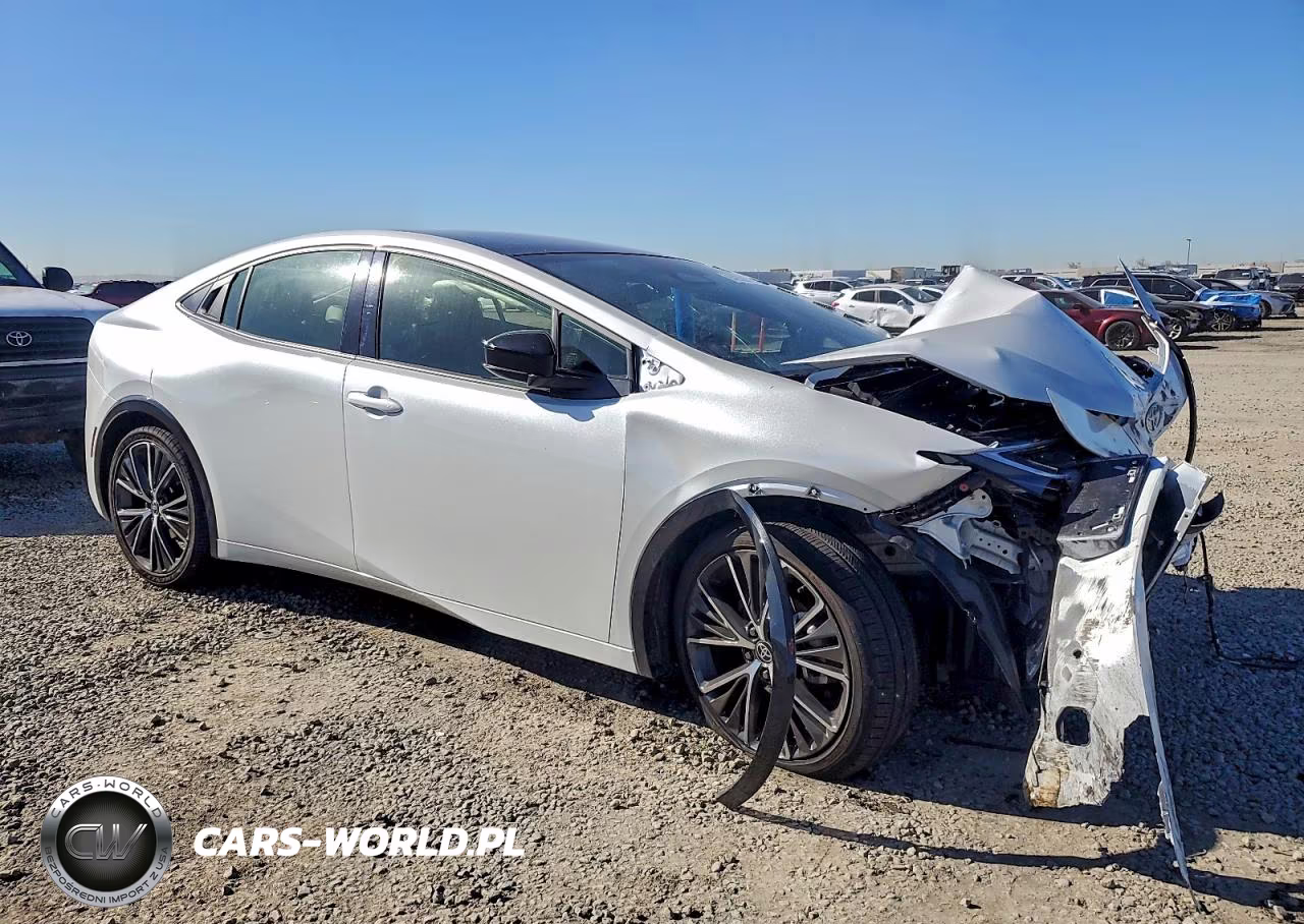 2026 Toyota Prius Le VIN:JTDACAAU5T3065965 - 4