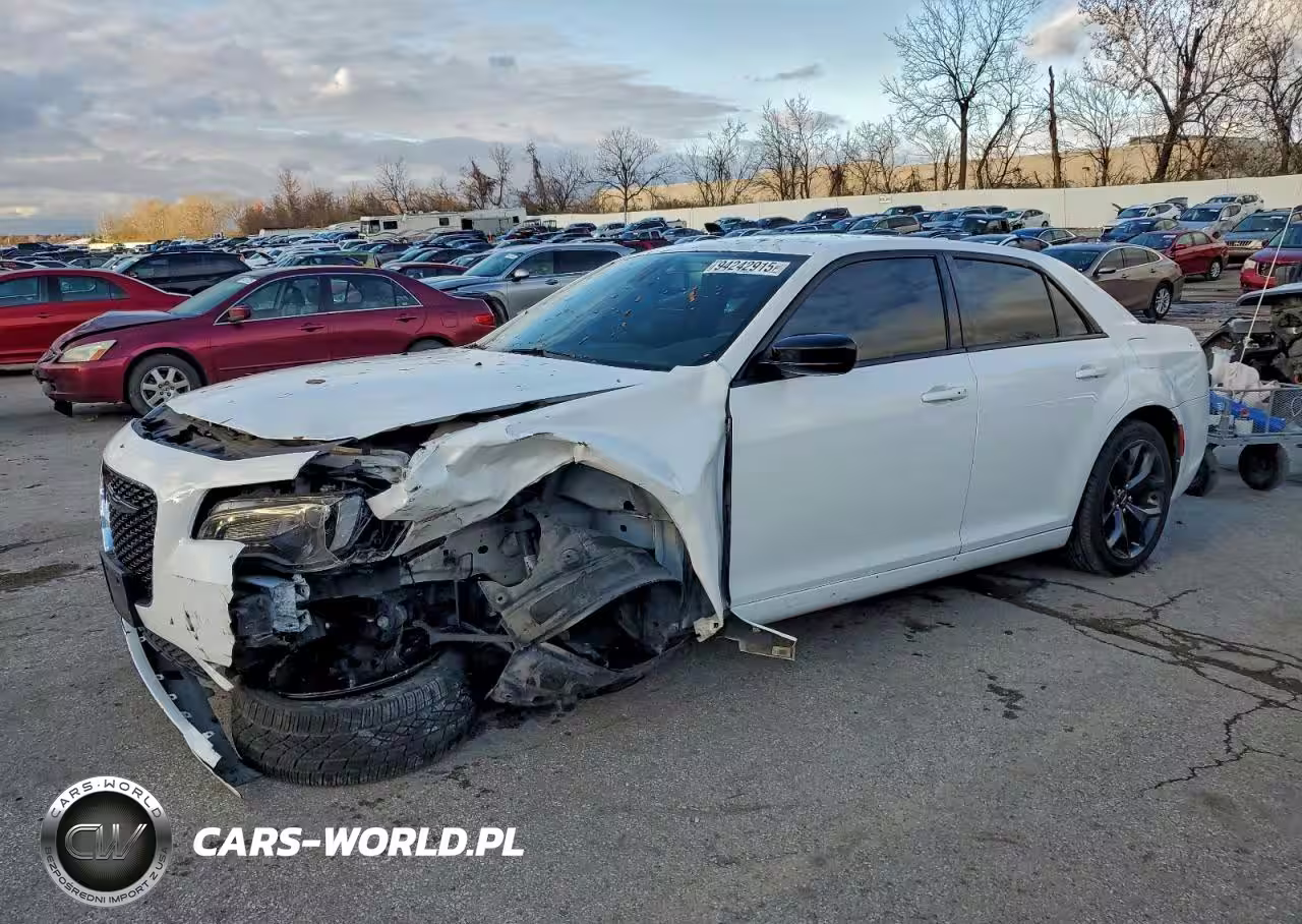 2020 Chrysler 300 Touring – zdjęcie 1 z 14