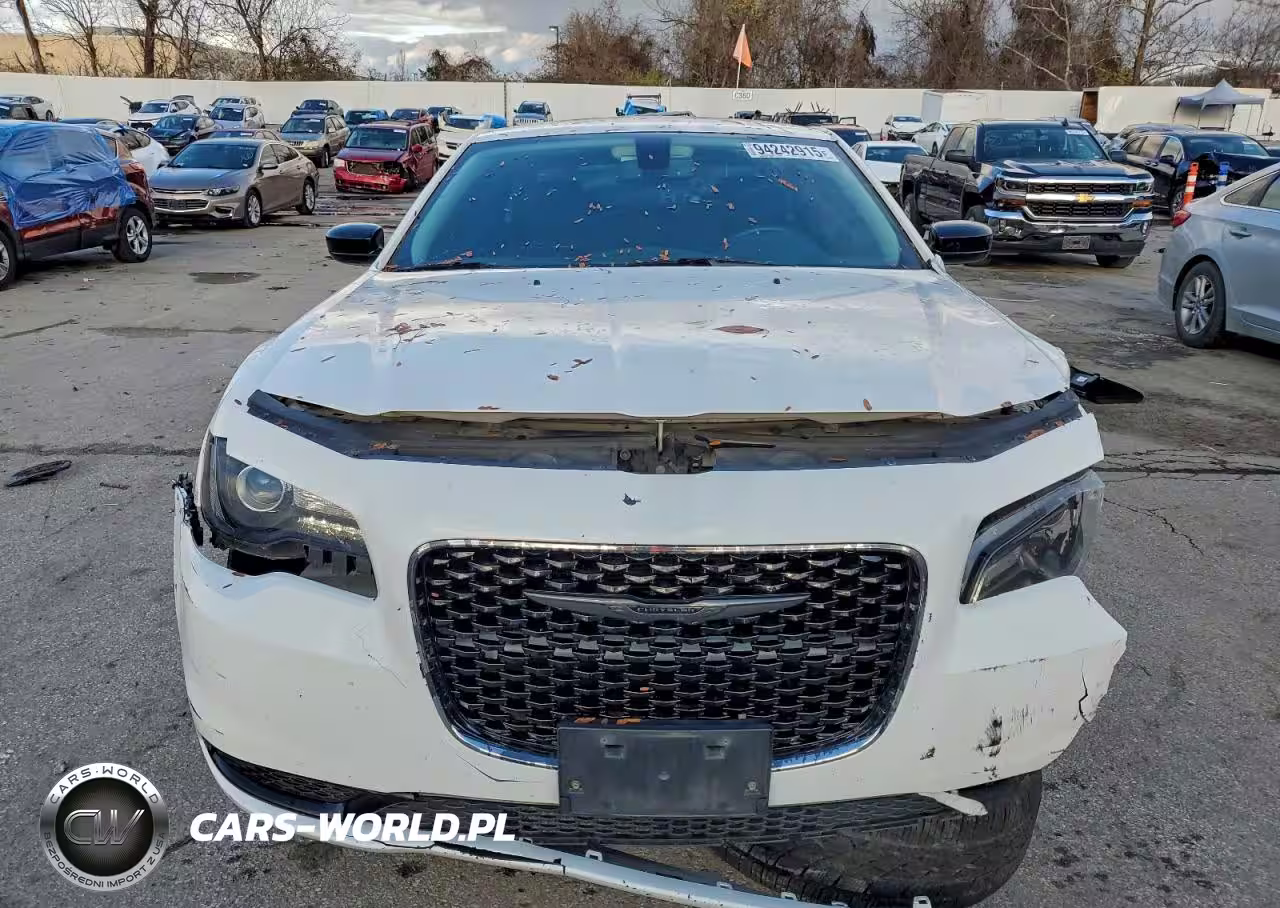 2020 Chrysler 300 Touring VIN:2C3CCAAG4LH193912 - 5