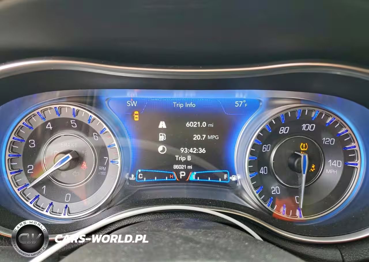 2020 Chrysler 300 Touring VIN:2C3CCAAG4LH193912 - 9