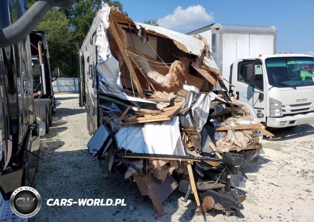 2021 Coleman Travel Tra