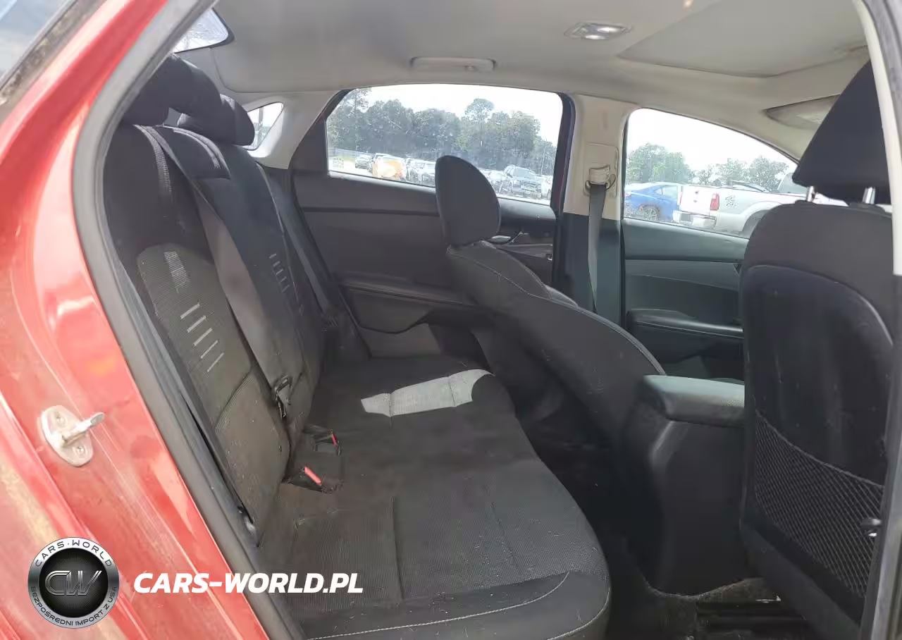 2019 Kia Forte Gt Line VIN:3KPF34AD5KE015534 - 10