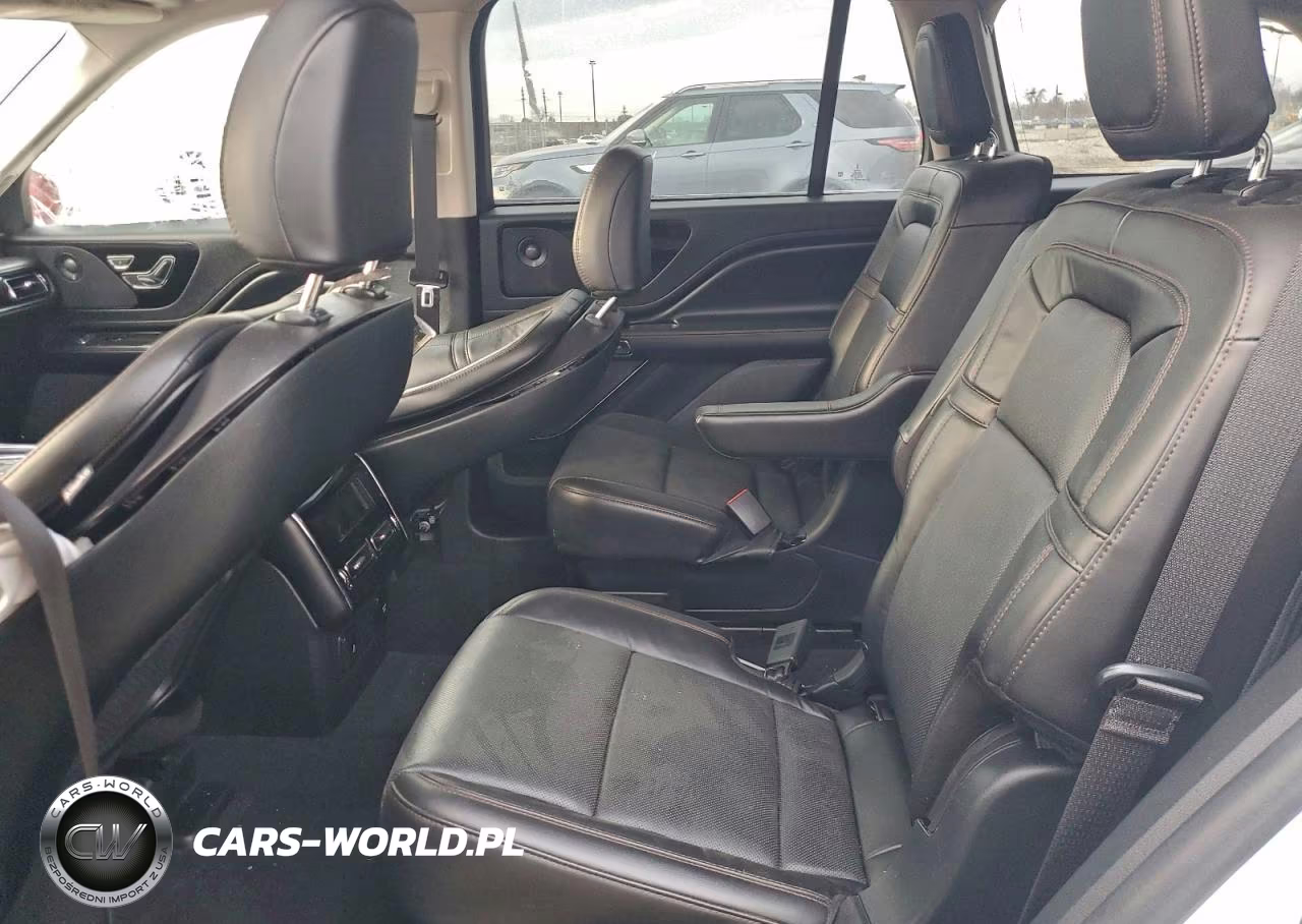 2023 Lincoln Aviator Reserve VIN:5LM5J7WC1PGL02064 - 11
