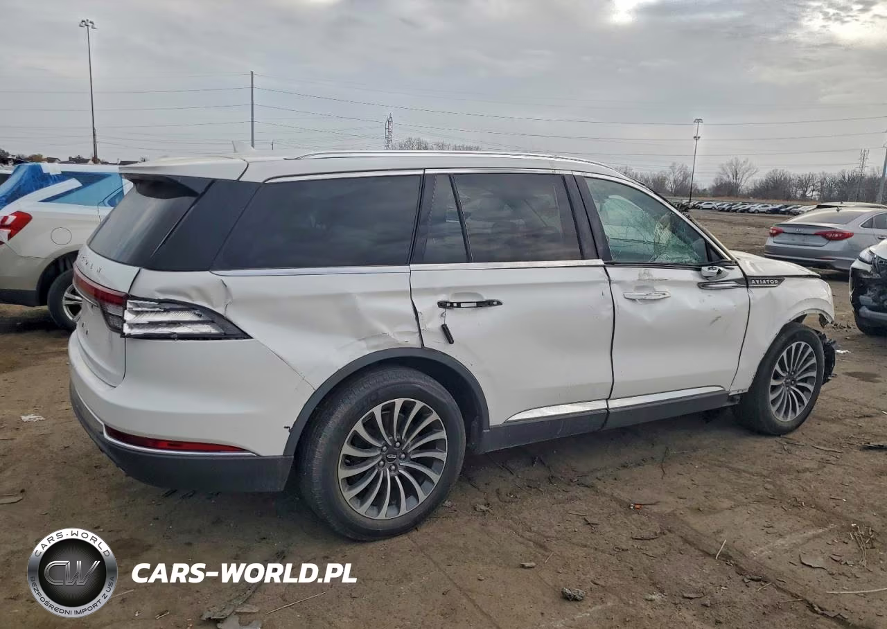 2023 Lincoln Aviator Reserve VIN:5LM5J7WC1PGL02064 - 3