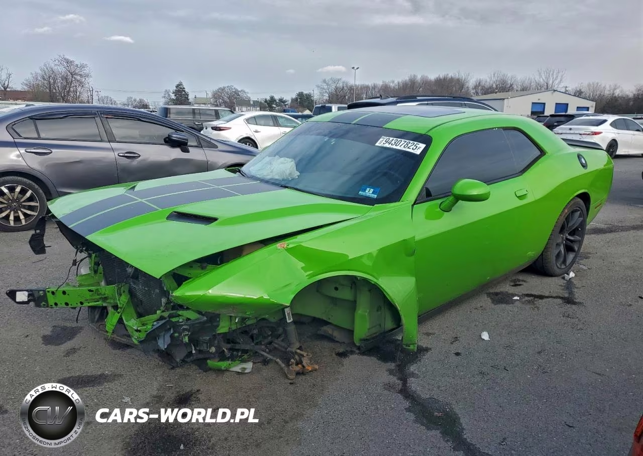 2017 Dodge Challenger Sxt