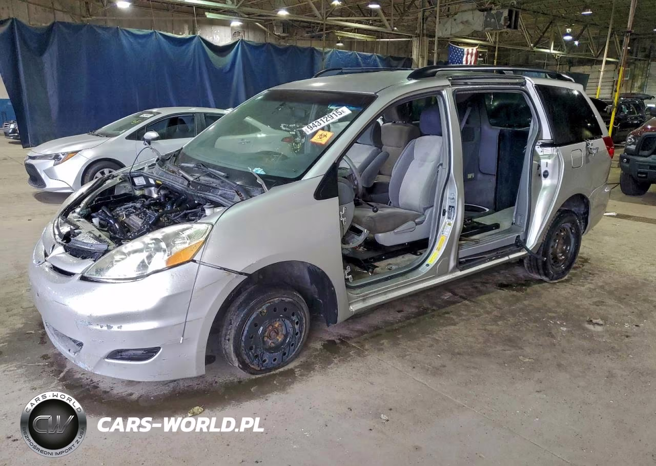 2010 Toyota Sienna Le 8-Passenger