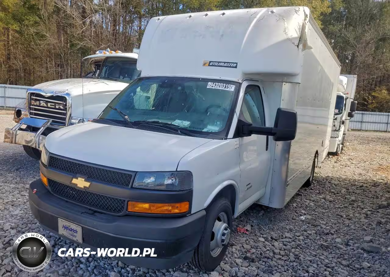 2021 Chevrolet Express Delivery Truck