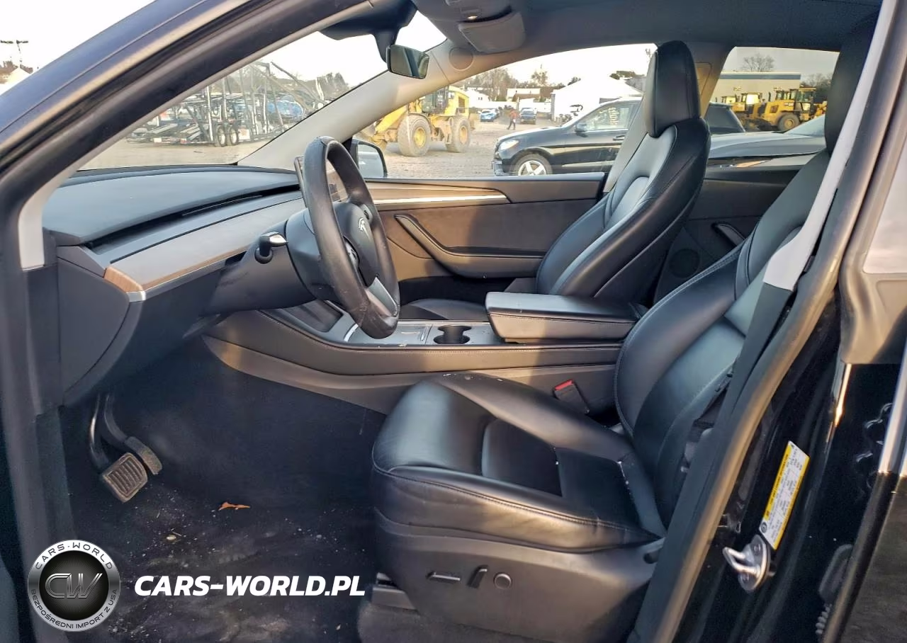 2023 Tesla Model Y VIN:7SAYGDEE5PA124092 - 7