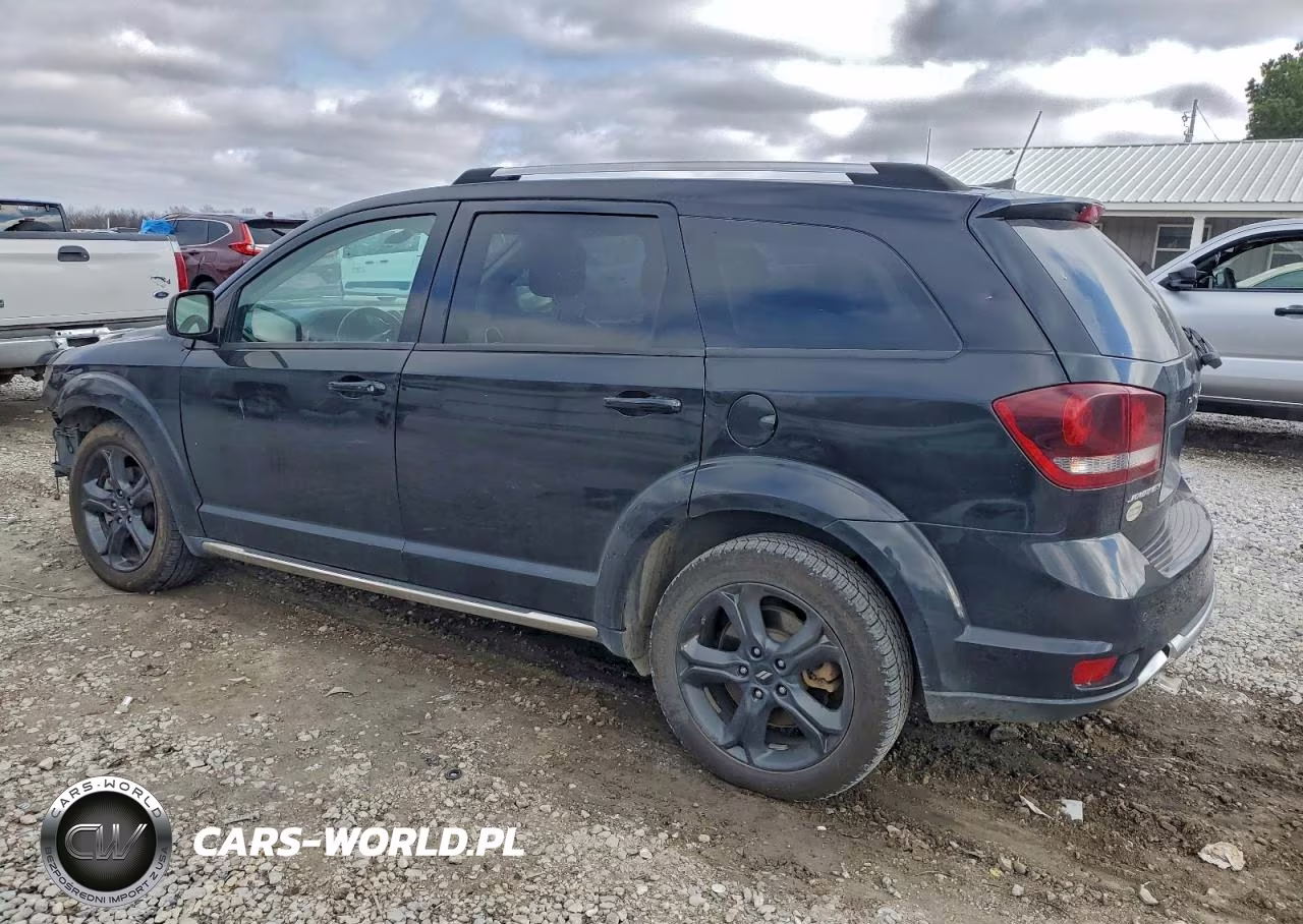 2018 Dodge Journey Crossroad VIN:3C4PDCGG9JT505126 - 2