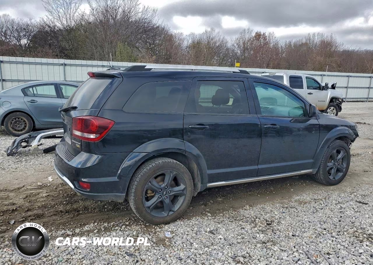 2018 Dodge Journey Crossroad VIN:3C4PDCGG9JT505126 - 3