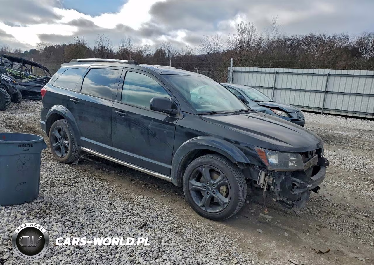 2018 Dodge Journey Crossroad VIN:3C4PDCGG9JT505126 - 4