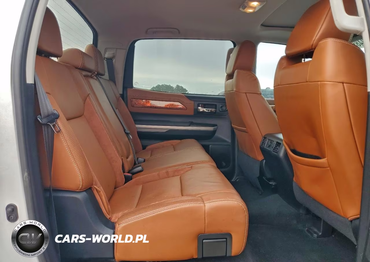 2018 Toyota Tundra Crewmax 1794 VIN:5TFGY5F17JX230809 - 10