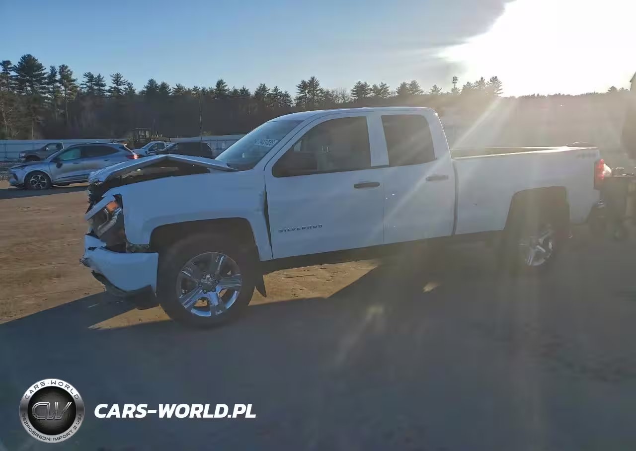 2017 Chevrolet Silverado K1500 Custom