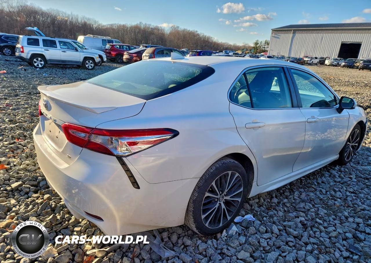 2020 Toyota Camry Se VIN:4T1G11AK2LU907035 - 3