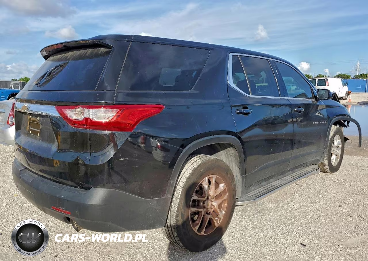 2020 Chevrolet Traverse Ls VIN:1GNERFKW2LJ124373 - 3