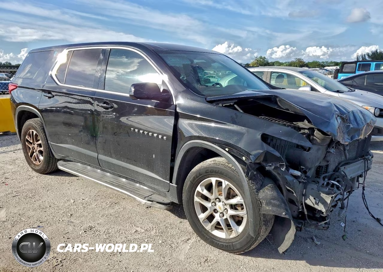 2020 Chevrolet Traverse Ls VIN:1GNERFKW2LJ124373 - 4