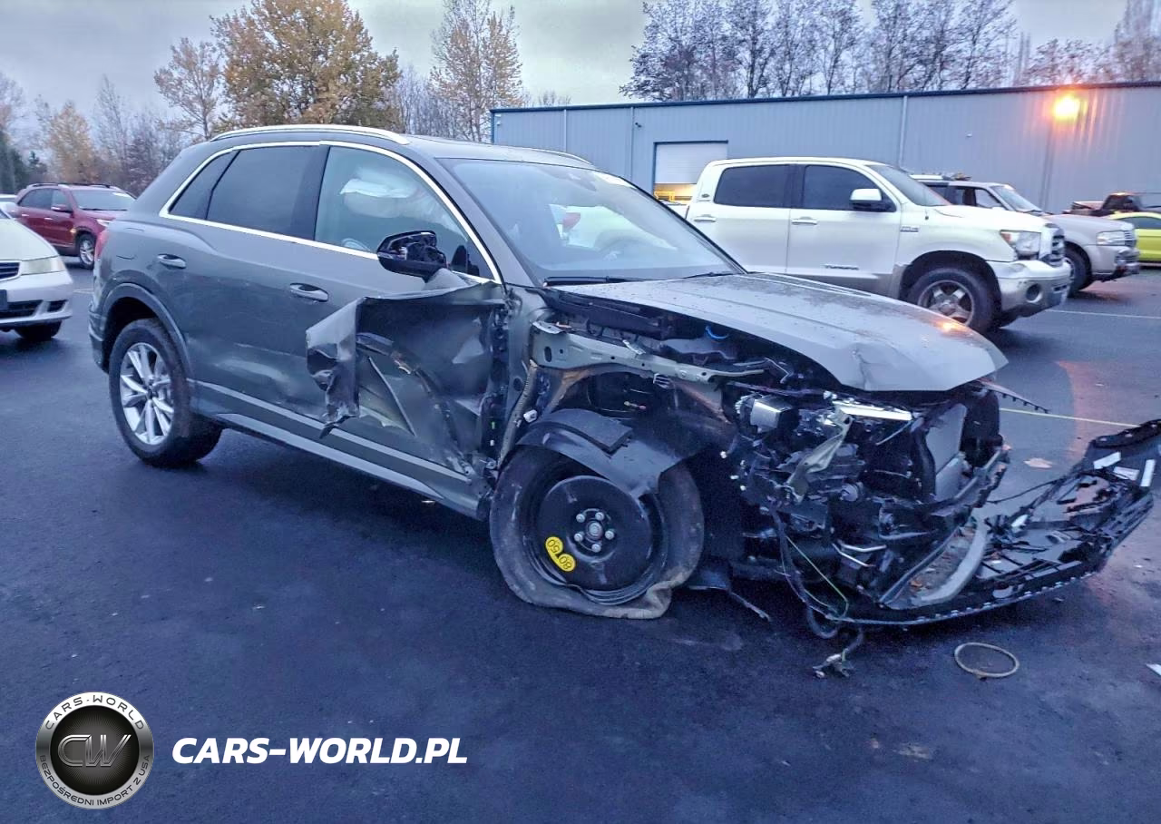 2025 Audi Q3 Premium S Line 45 VIN:WA1DECF32S1109735 - 4